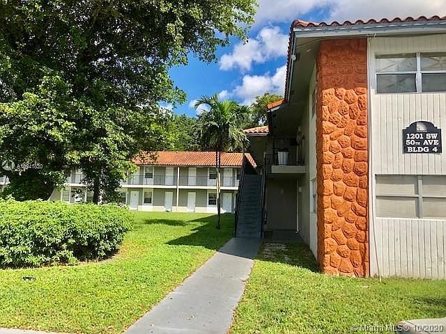 1st image of 1201 SW 50th Ave APT 211-4