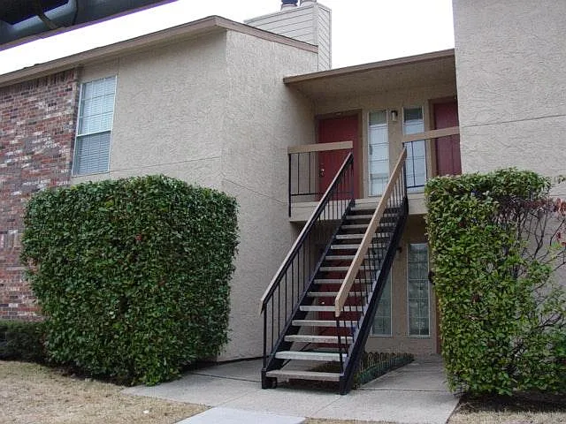 Second floor unit - 12480 Abrams Rd #124