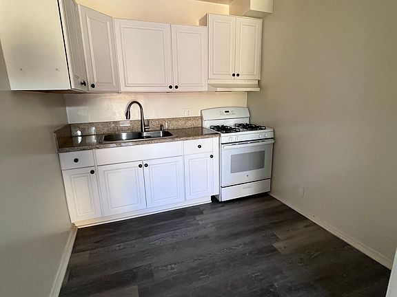 3rd image of 1710 Grismer Ave #H