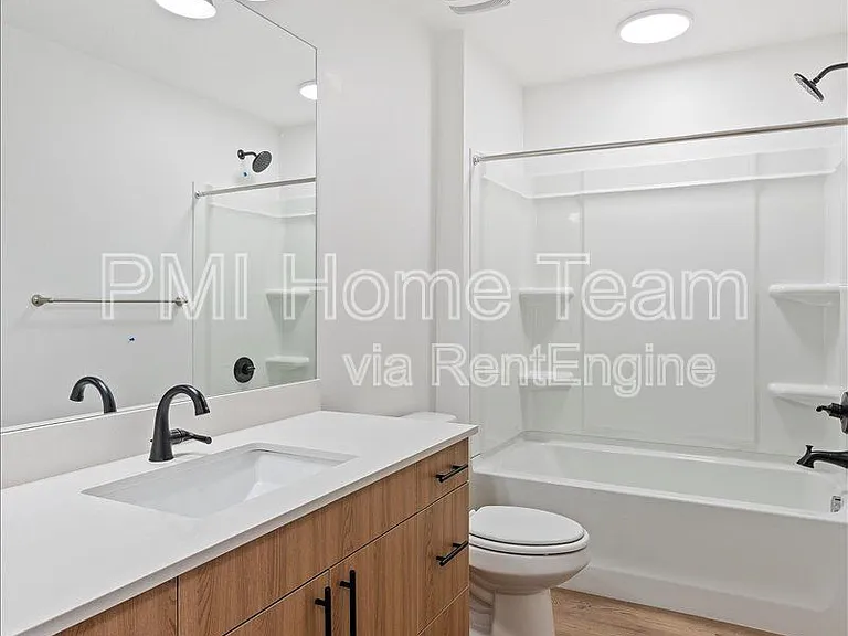 3378 Washington Blvd #101 — Photo 1