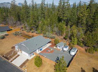 353 Cedar Ridge Dr, Cave Junction, OR 97523