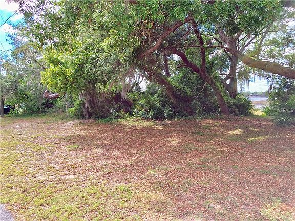 5th image of 2742 Welton Cir