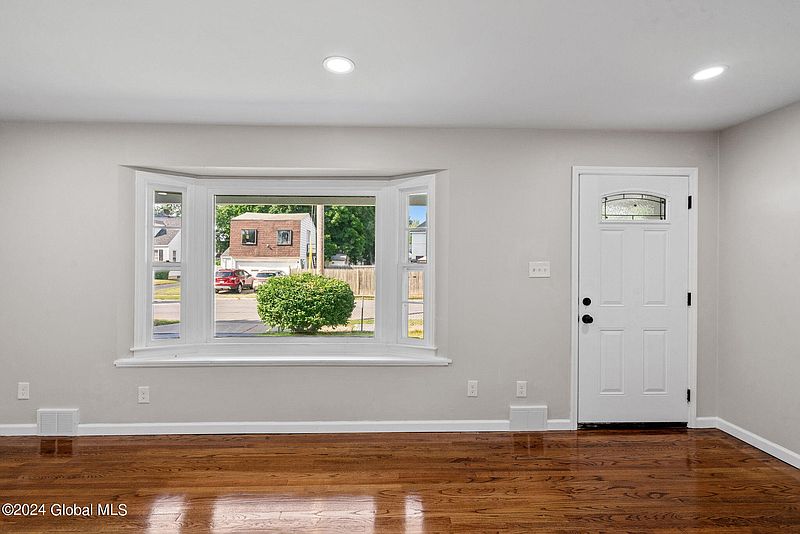4th image of 403 Charles Street