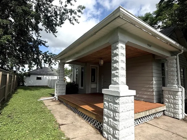 908 4th St, Orion, IL 61273