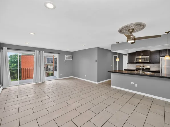 5458 Beechmont Ave #212, Cincinnati, OH 45230