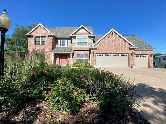 1st image of 3902 Crestwood Dr