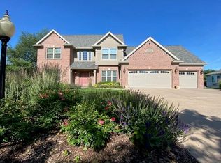 3902 Crestwood Dr, Wausau, WI 54403