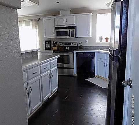3rd image of 23 Hawken Ln