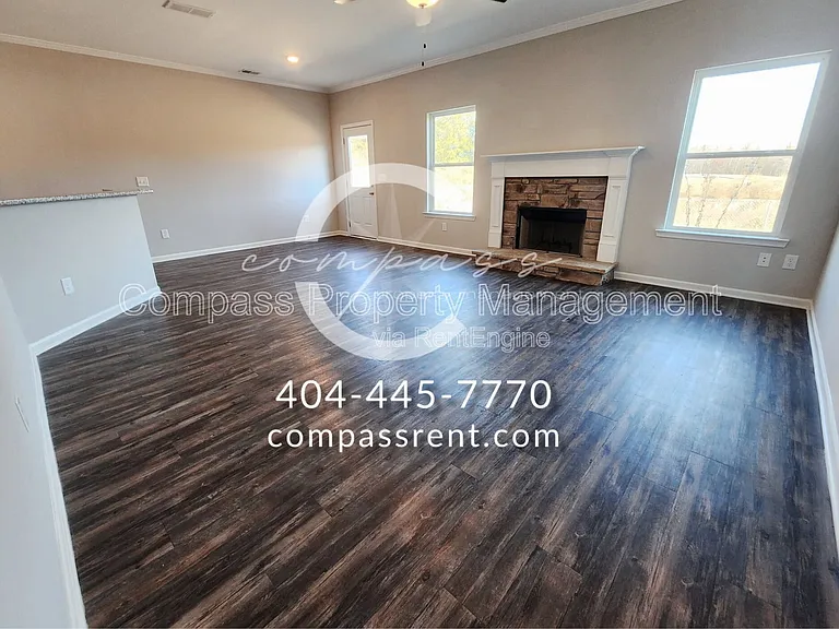 105 Squarewood Ln — Photo 3
