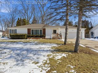 2480 Brownwood Dr, Port Huron, MI 48060