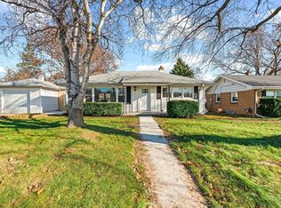 3258 N Mayfair Rd, Wauwatosa, WI 53222