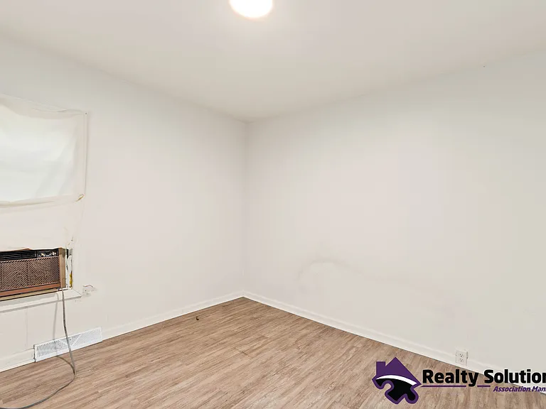 733 E Cherry St — Photo 21
