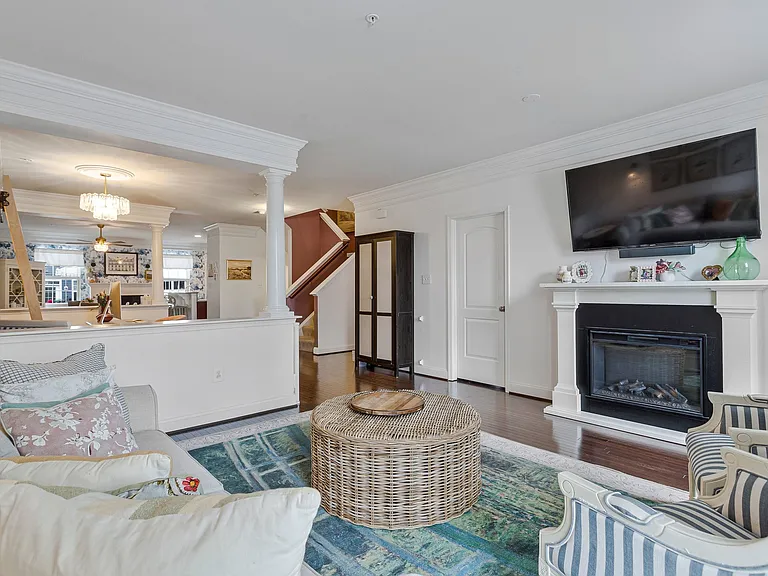 703 Skippers Ln — Photo 15