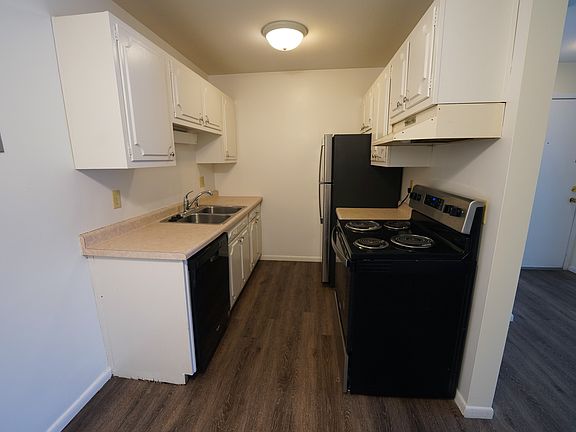 4th image of 1329 Saint Paul Ave APT 11
