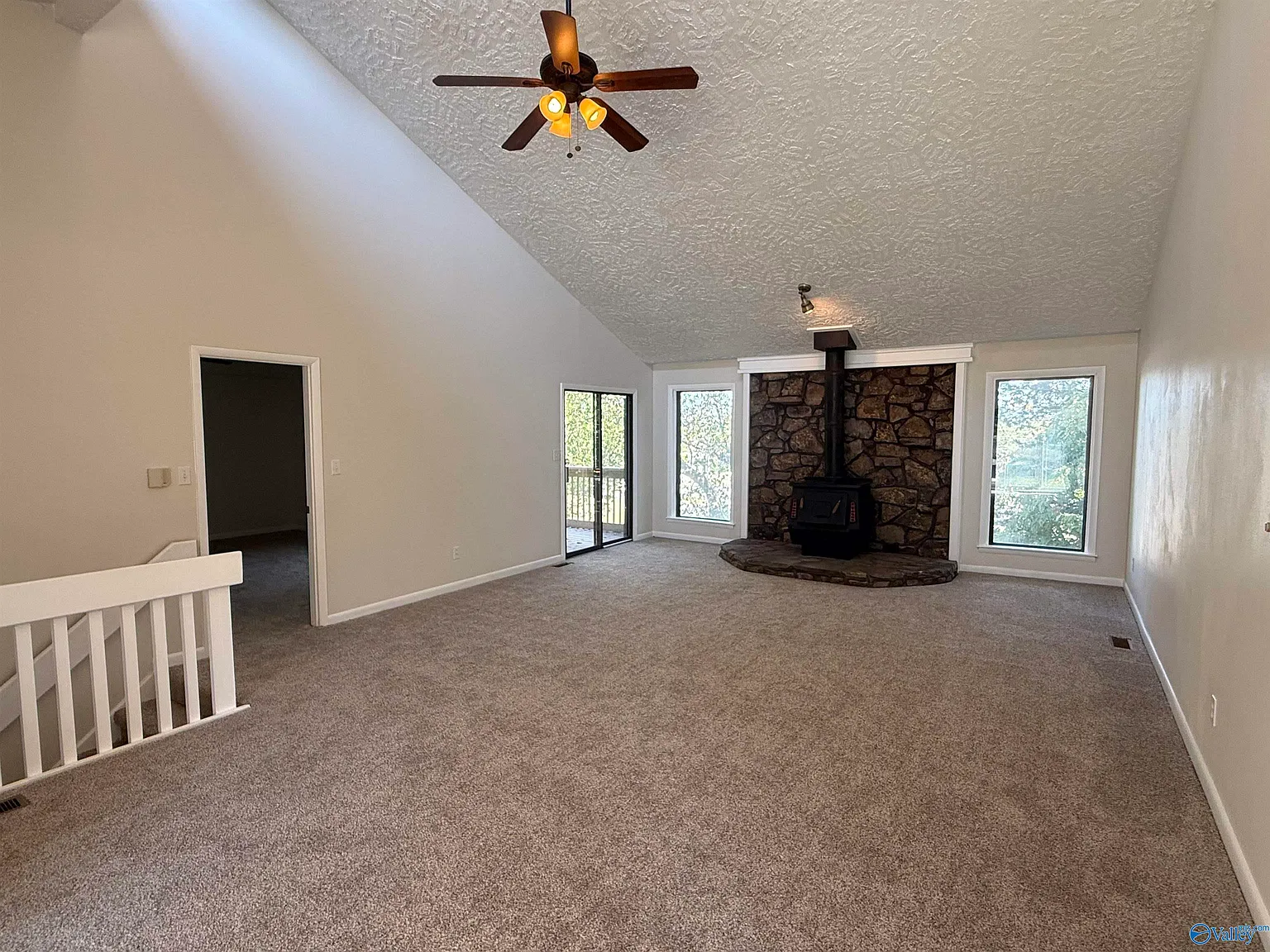 3 bed, 3.0 bath, 2553 sqft, $1,575 — Photo 4