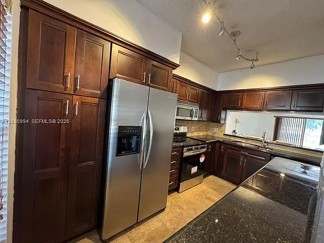192 SW 96th Ave #192 — Photo 7