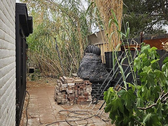 2nd image of 988 MESQUITE Drive