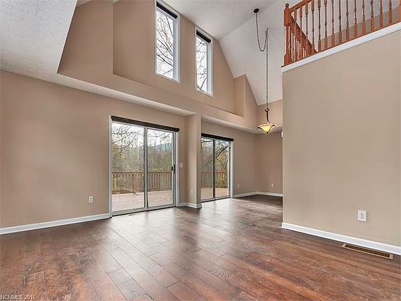 4th image of 281 Chancery Ln
