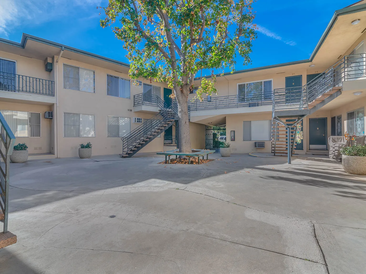 2 bed, 900 sqft, $2,095 — Photo 3