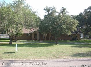 8988 Schoenthal Rd, Garden Ridge, TX 78266