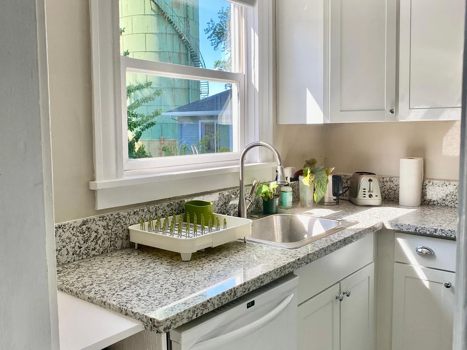 8005 N Willamette Blvd — Photo 2