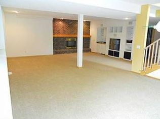 1225 Summit Oaks Dr, Burnsville, MN 55337