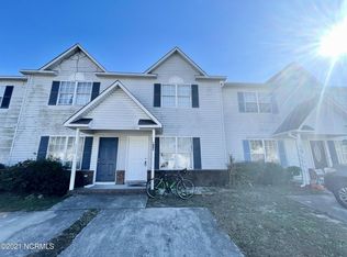 1082 W Pueblo Dr, Jacksonville, NC 28546