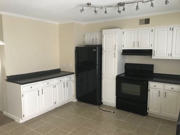 3rd image of 136-07 Oakmont Dr