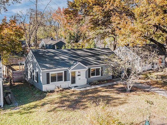 2nd image of 7530 Rainbow Dr