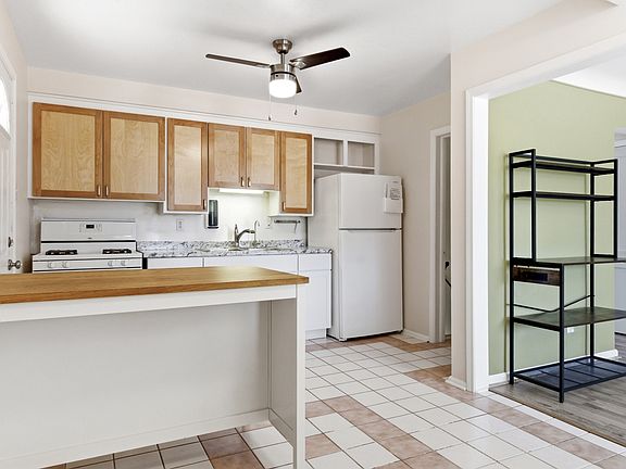 3rd image of 2116 Michigan Blvd #2116