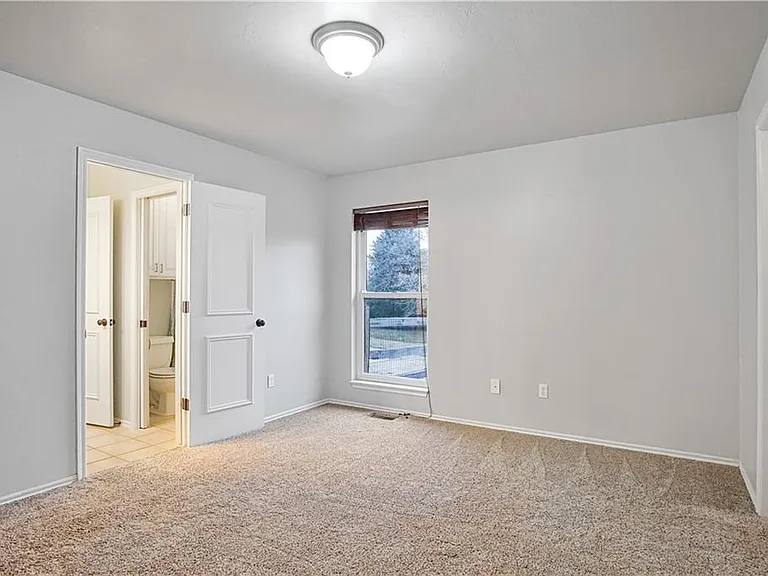 9417 Forest Dale Dr — Photo 16