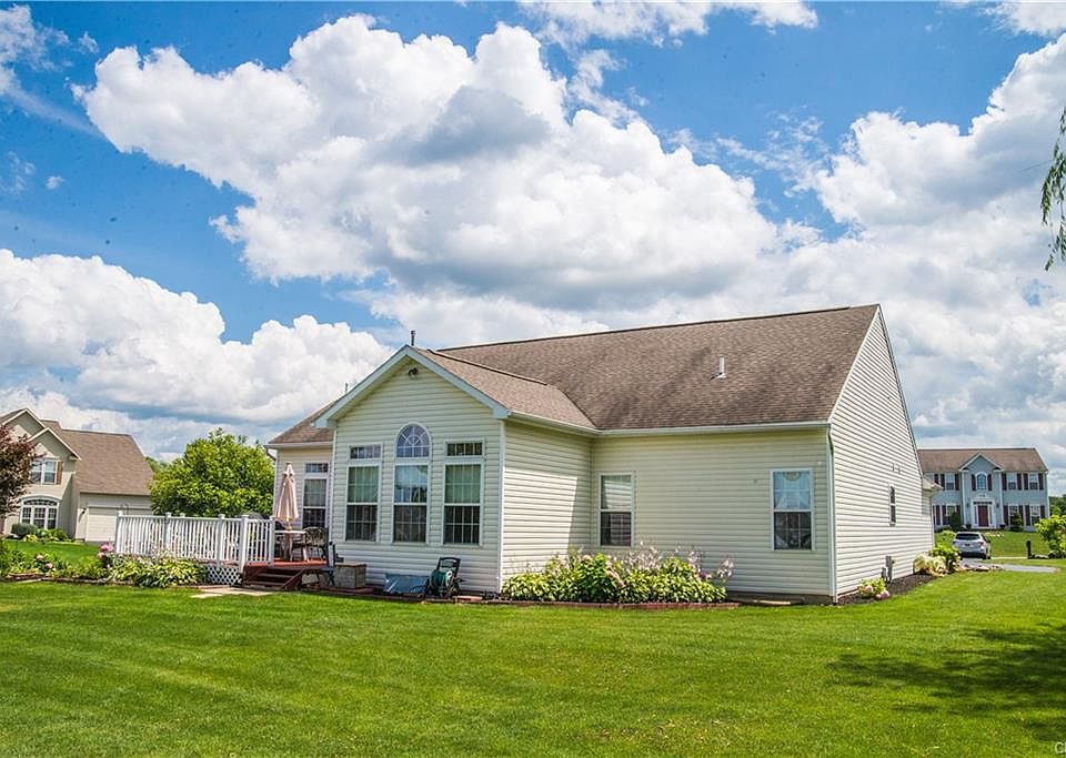 2nd image of 4693 Manor Hill Dr
