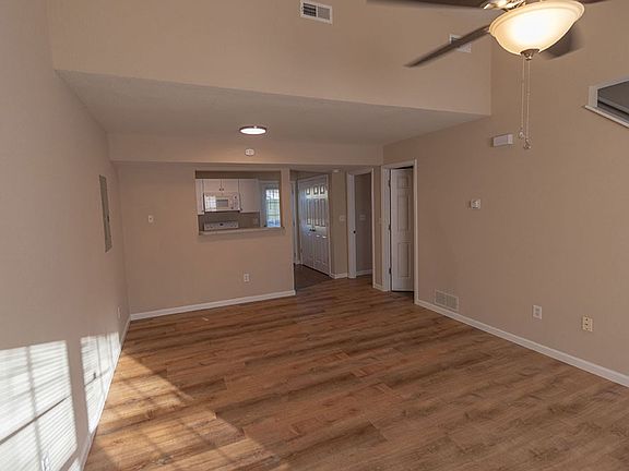 3rd image of 1405-1407 Bodie Dr #1405