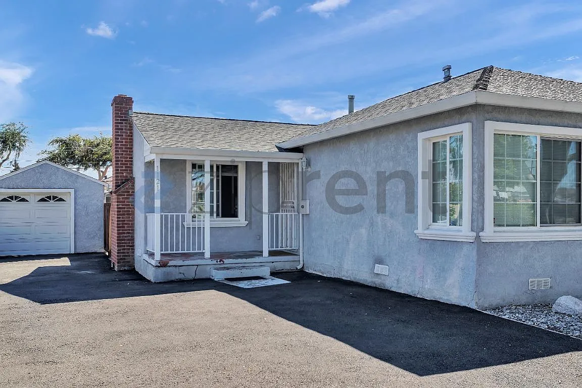 3 bed, 1.5 bath, 1392 sqft, $3,885 — Photo 2