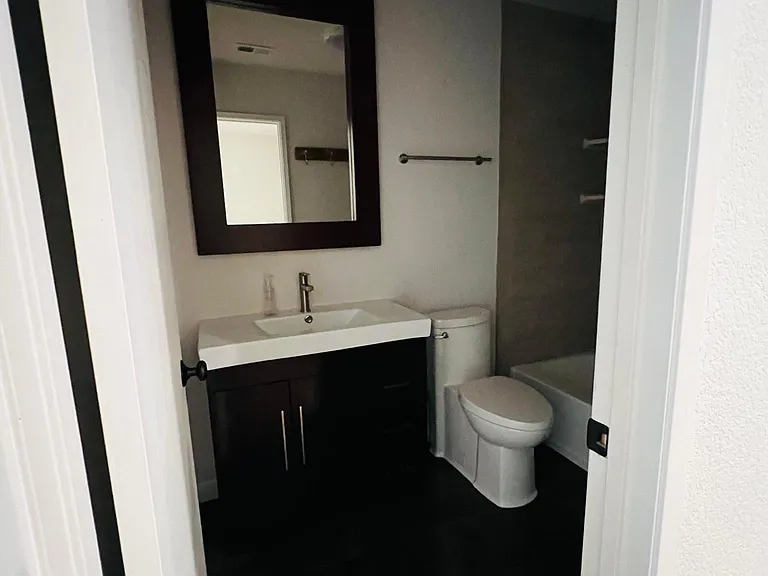 2425 La Brea Ct #2425 — Photo 26