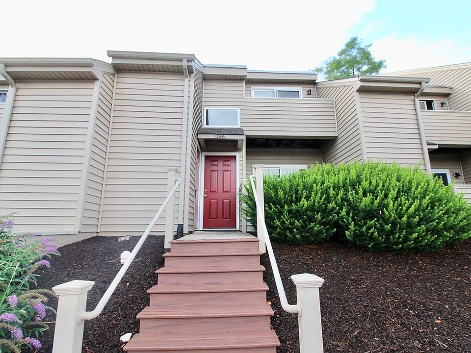 1st image of 1366 Bradley Dr #4B-2Ba