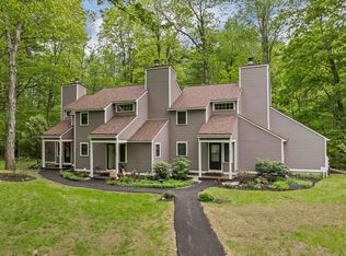25 Kirriemuir Rd, Stratham, NH 03885