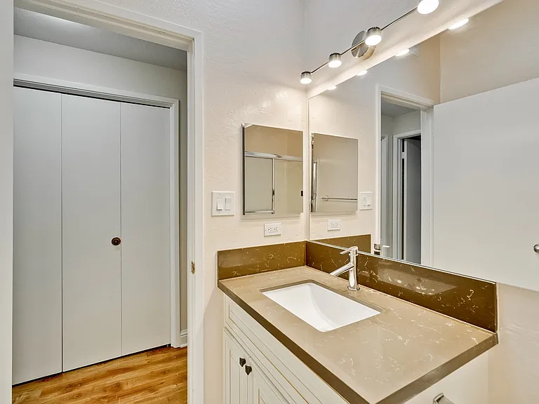 4271 Ponce Dr — Photo 21