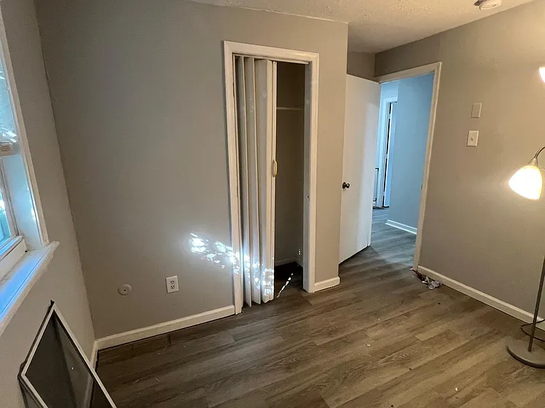 834 George St — Photo 8