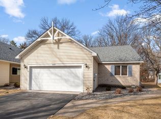 2621 Lake Court Dr, Mounds View, MN 55112