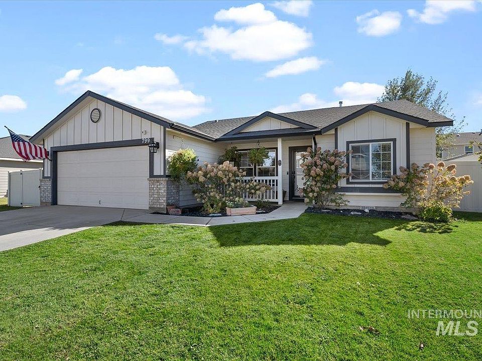 1st image of 799 Pronghorn Dr