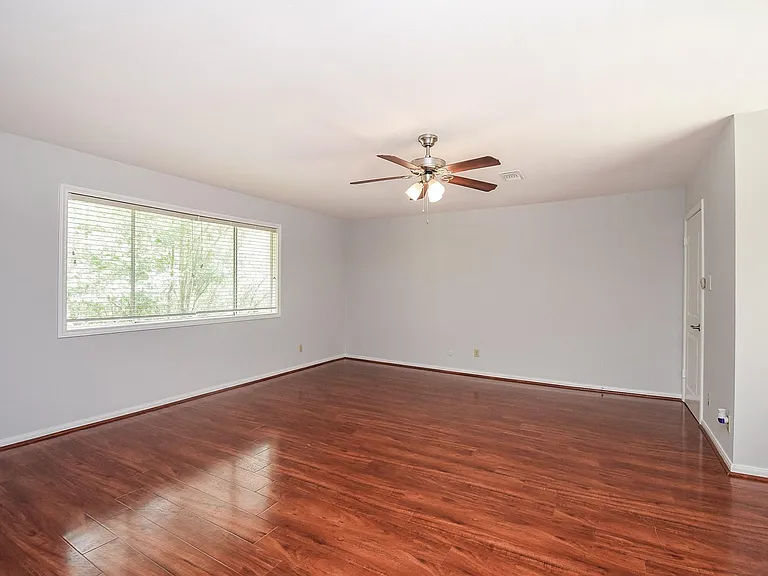 201 Vanderpool Ln #113 — Photo 25