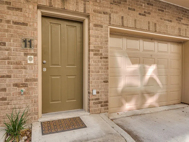 4225 McKinney Ave #11 — Photo 3