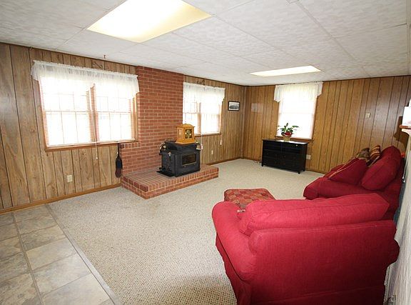 5th image of 106 Greenwood Dr