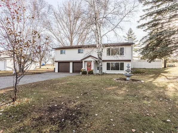 114 10th Ave SW, Pelican Rapids, MN 56572