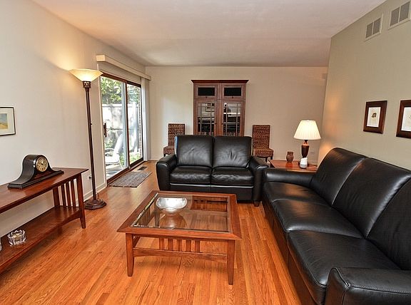 3rd image of 15368 Betty Ann Ln