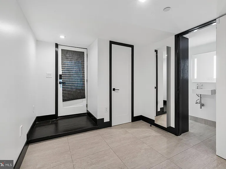 1513 Vermont Ave NW #BASEMENT — Photo 11