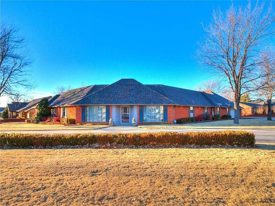 1st image of 201 W Charlotte Dr