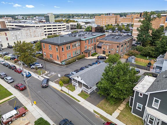 5th image of 75 Mechanic Street