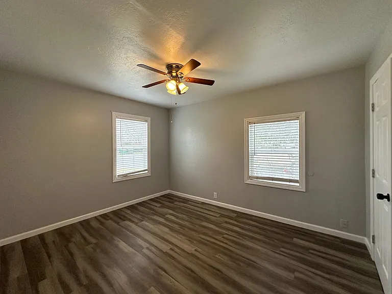 736 Cedar St — Photo 12
